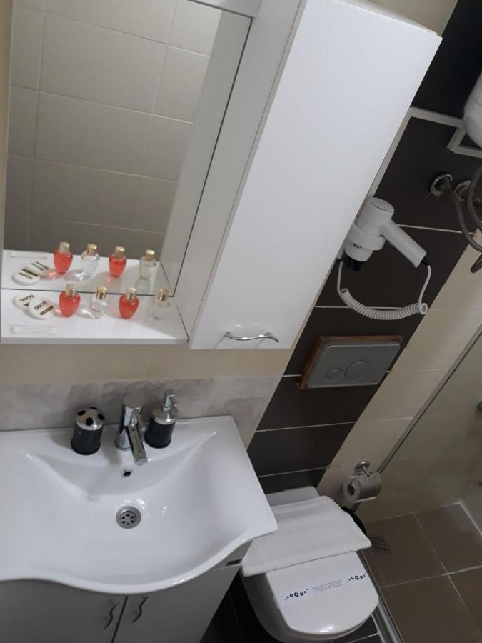 Taksim Pera Aparts Aparthotel Estambul Exterior foto